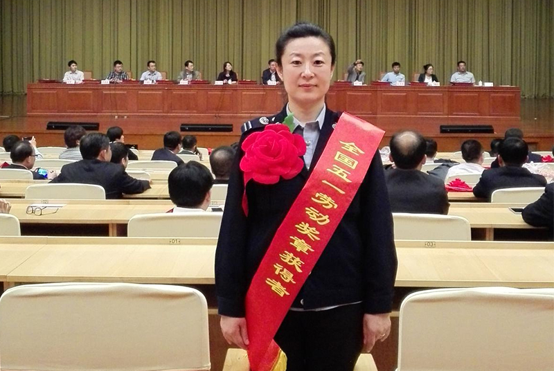 曲立琳——全國(guó)五一勞動(dòng)獎(jiǎng)?wù)?>
                                    </div>
                                    <div   id=